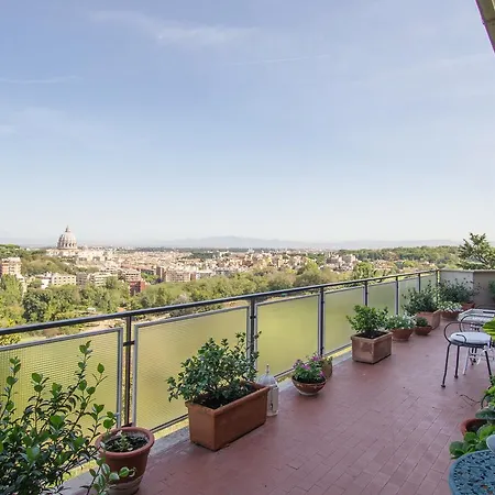 Apartament Rooftop With San Peter View